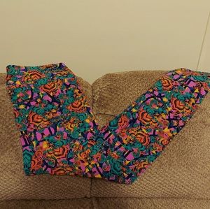 🧡 4 for $15! Lularoe Floral Scroll TC Leggings